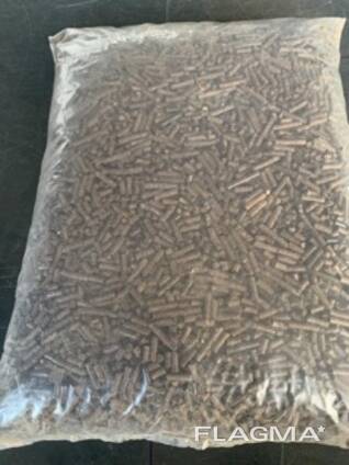 Fuel pellets from lignin and buckwheat husks