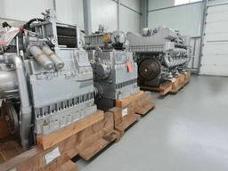 MTU 20V4000M93 Marine propulsion engines 5230 BHP with gears ZF23560 C unused new