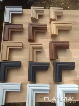 Wood picture frames in alder and oak, painted or natural. Any size